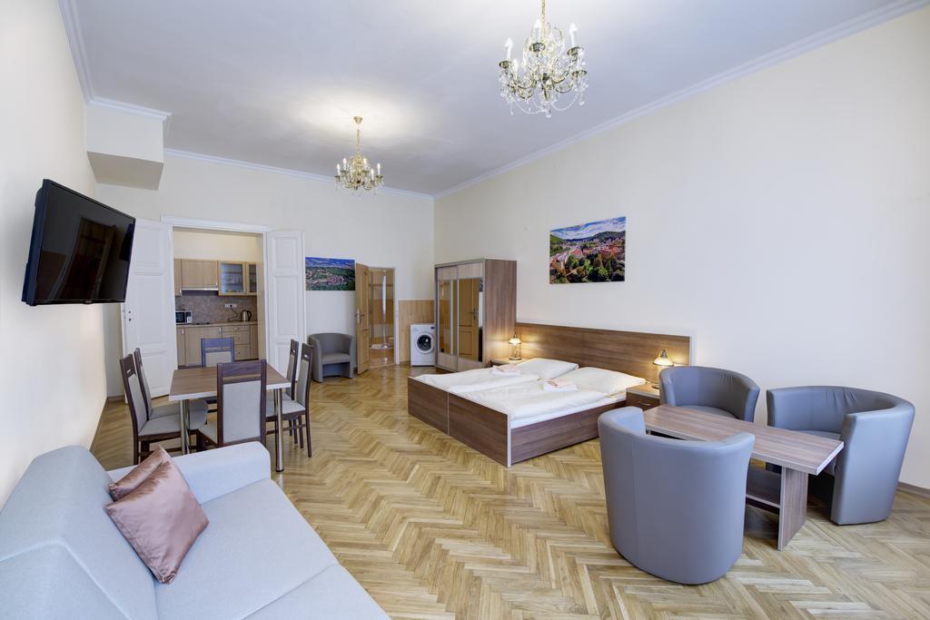 Paderewski Apartment *
